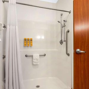 King Room Walk Shower Mobility Accessible or Non-Smoking